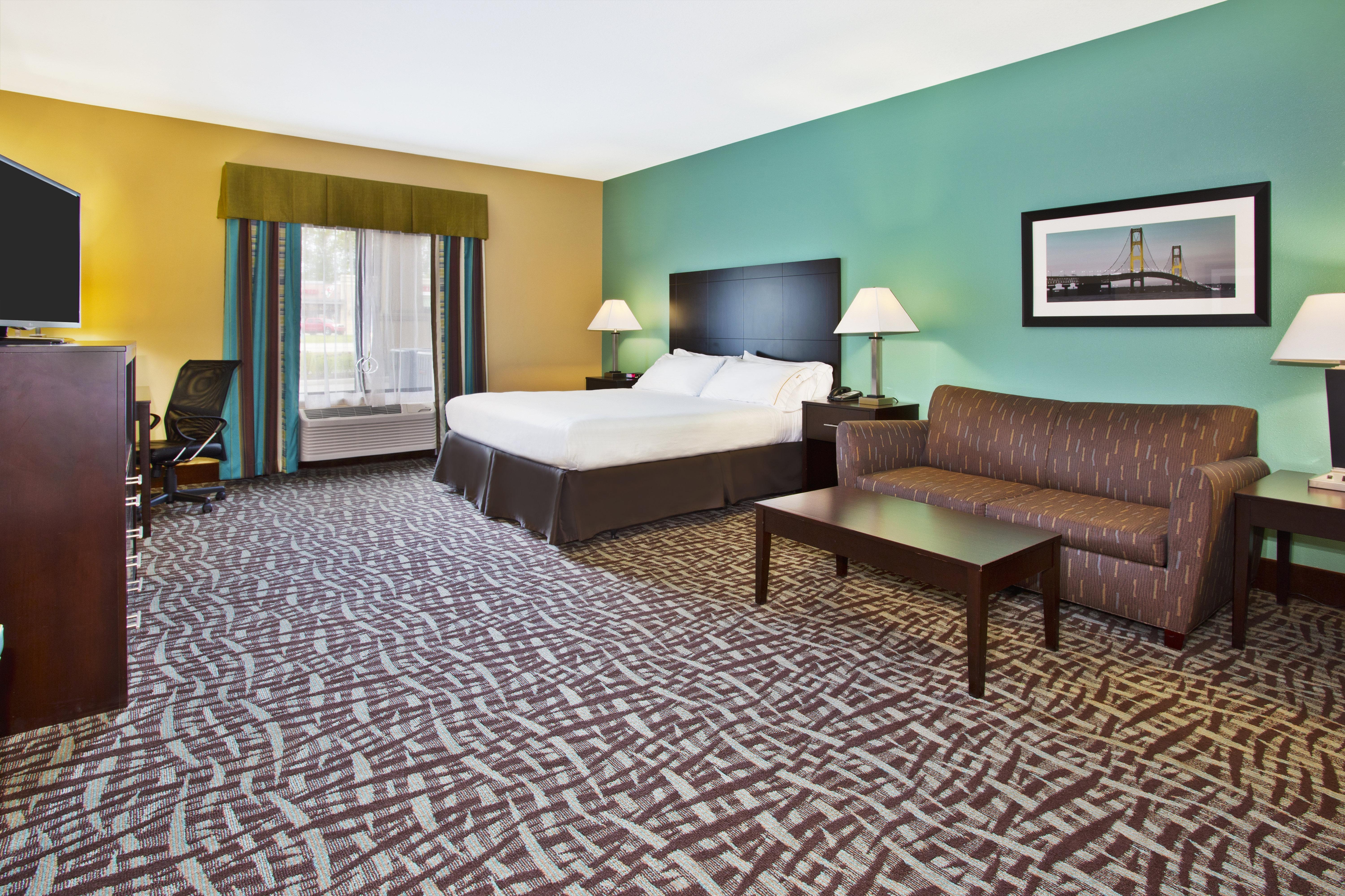 Holiday Inn Express Hastings By Ihg Exterior photo